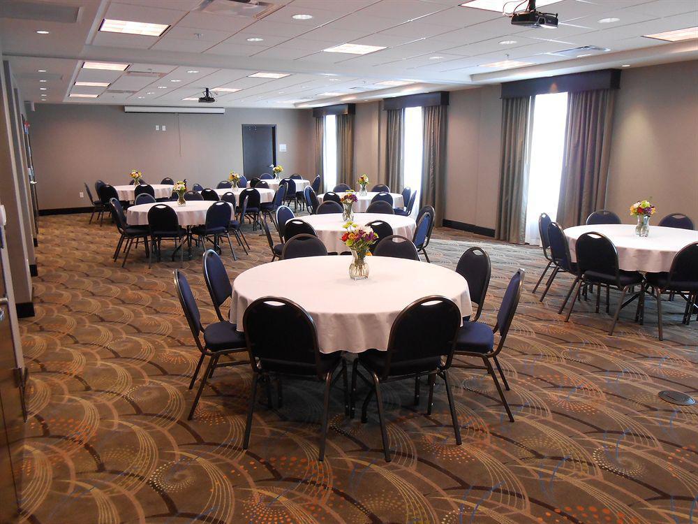 Holiday Inn Express & Suites Overland Park By Ihg Экстерьер фото