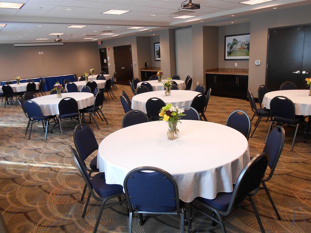 Holiday Inn Express & Suites Overland Park By Ihg Экстерьер фото