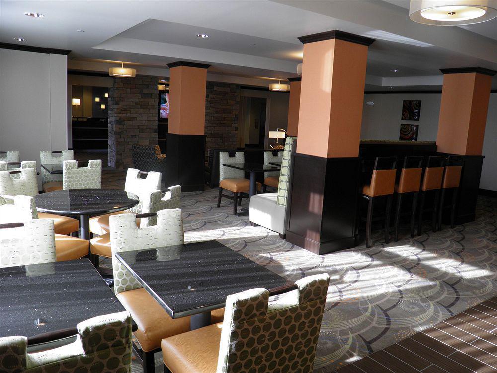Holiday Inn Express & Suites Overland Park By Ihg Экстерьер фото