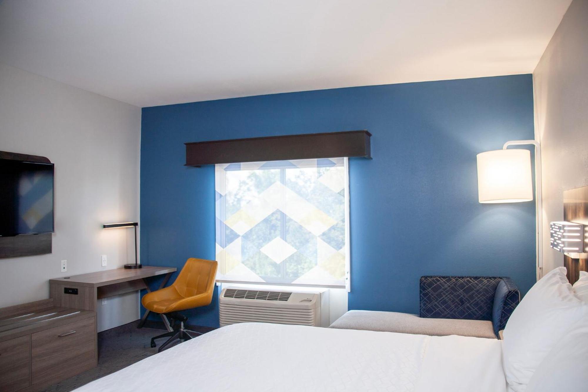 Holiday Inn Express & Suites Overland Park By Ihg Экстерьер фото
