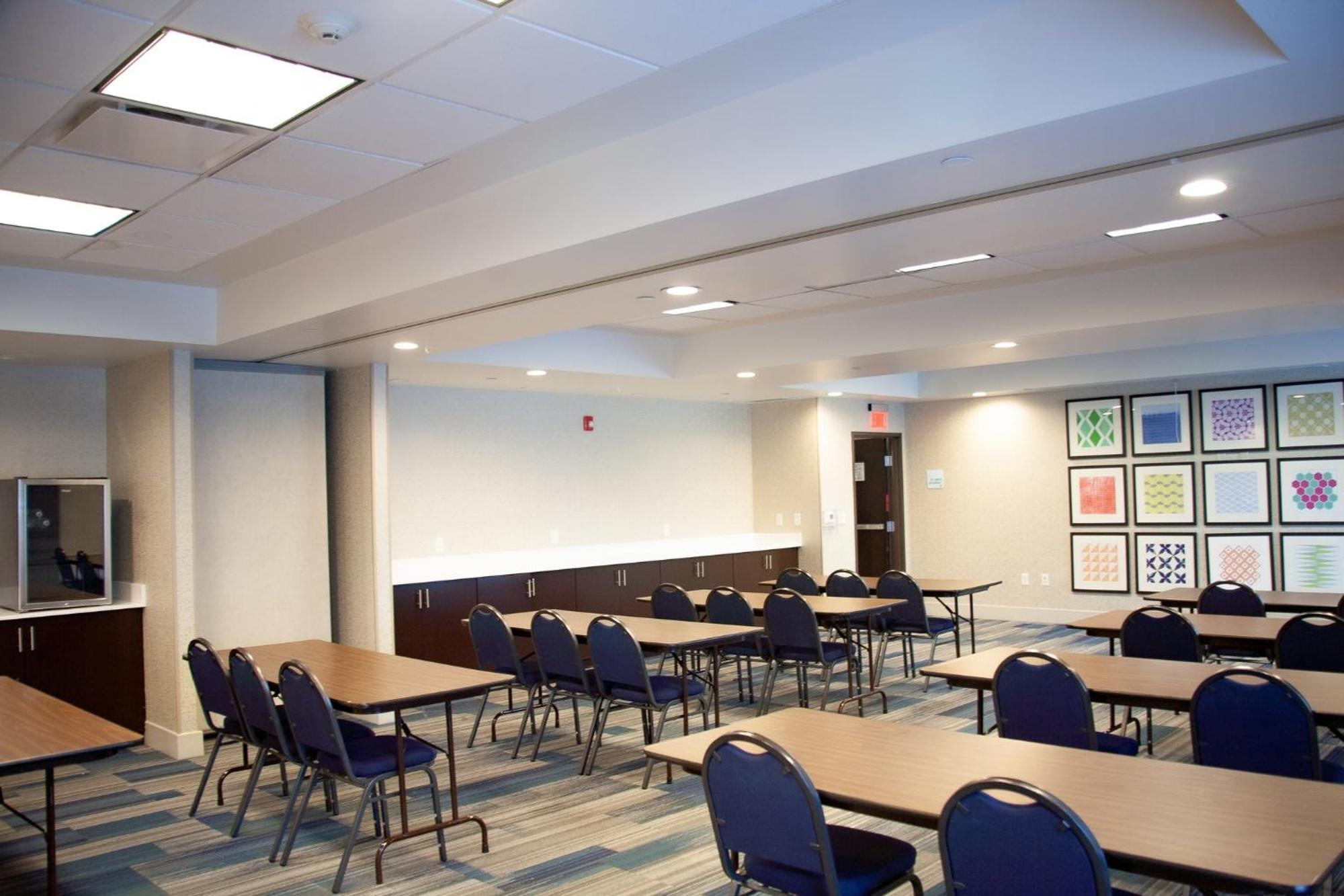 Holiday Inn Express & Suites Overland Park By Ihg Экстерьер фото