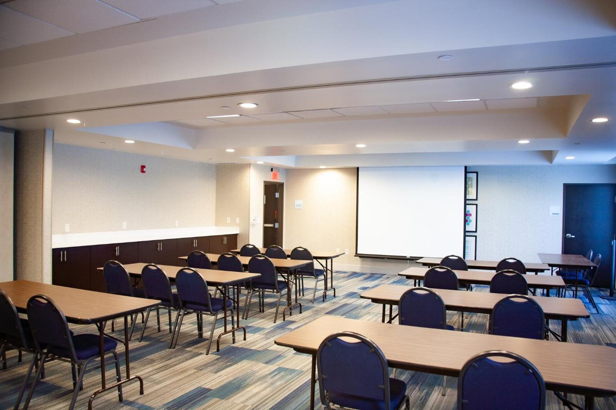 Holiday Inn Express & Suites Overland Park By Ihg Экстерьер фото