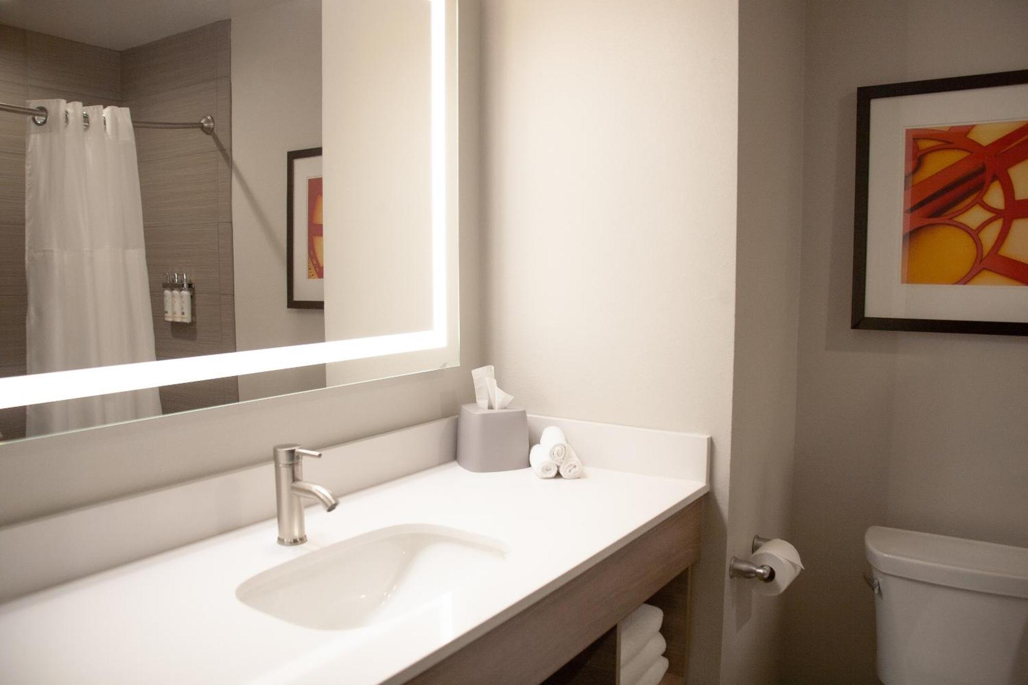 Holiday Inn Express & Suites Overland Park By Ihg Экстерьер фото
