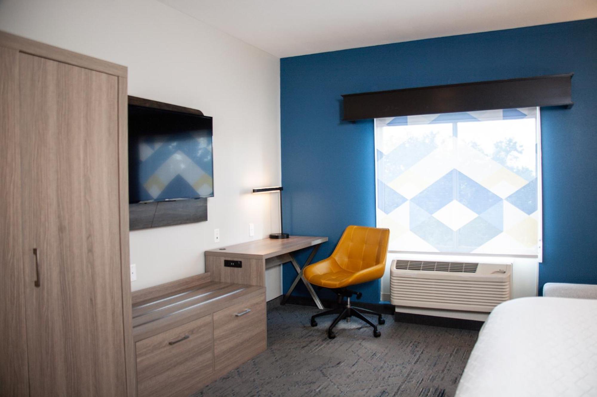 Holiday Inn Express & Suites Overland Park By Ihg Экстерьер фото