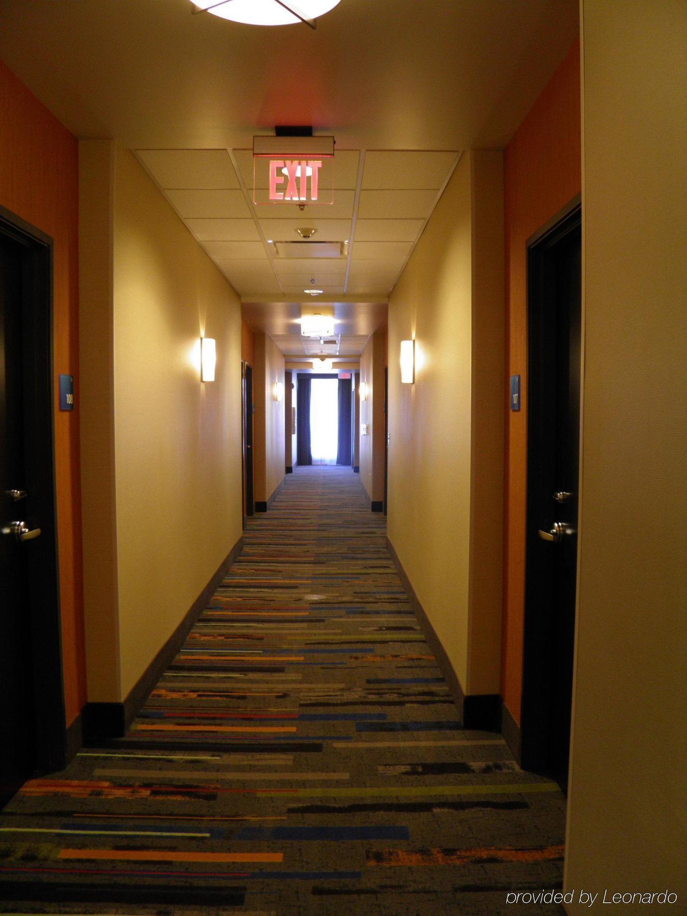 Holiday Inn Express & Suites Overland Park By Ihg Экстерьер фото