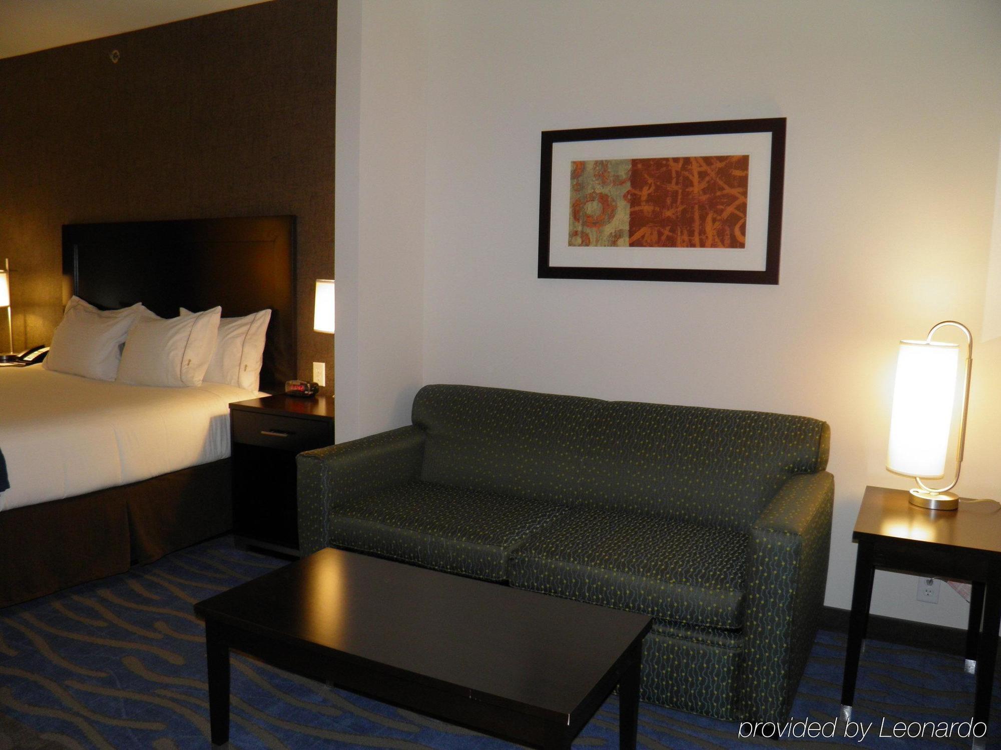 Holiday Inn Express & Suites Overland Park By Ihg Экстерьер фото