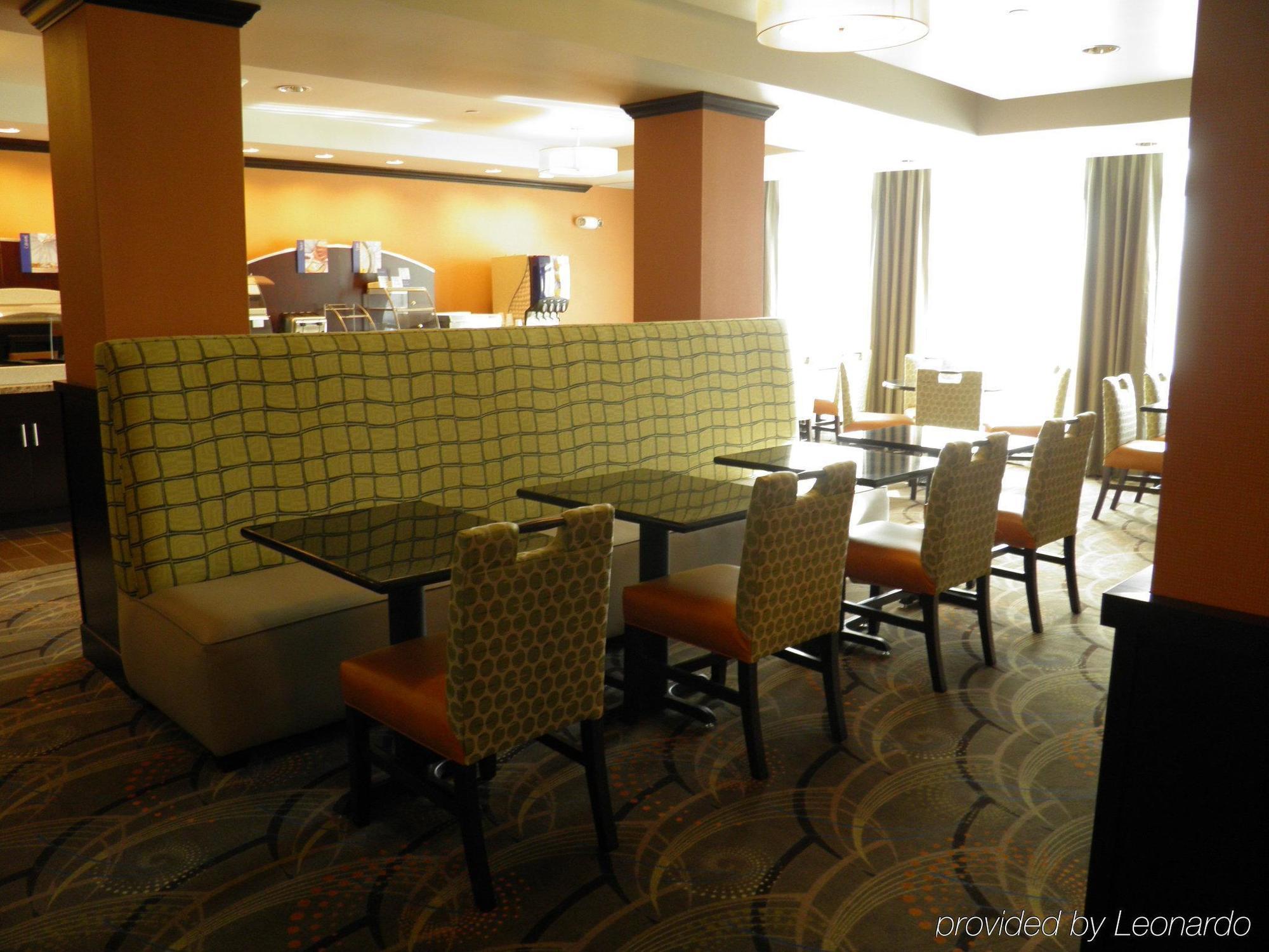 Holiday Inn Express & Suites Overland Park By Ihg Экстерьер фото