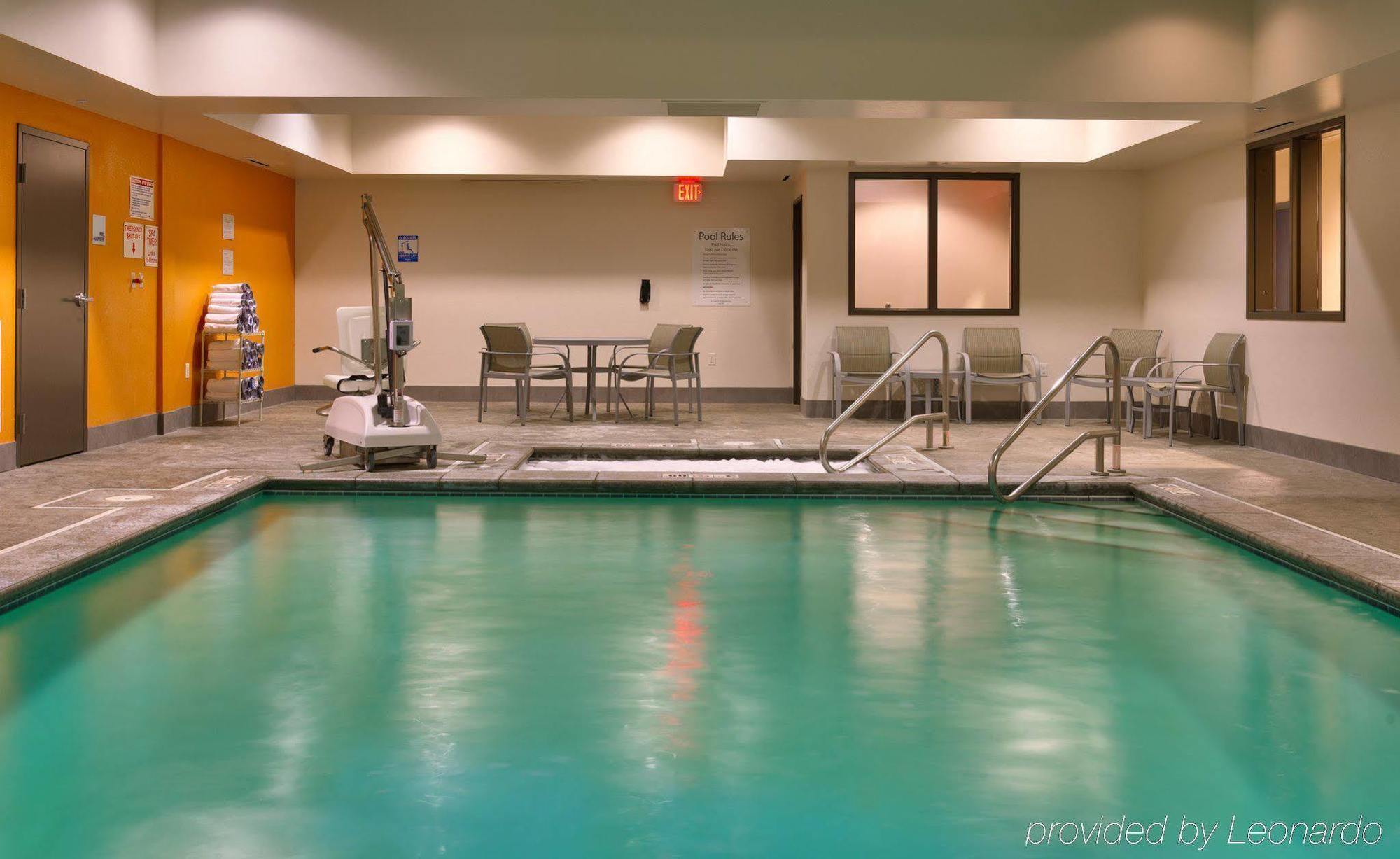 Holiday Inn Express & Suites Overland Park By Ihg Экстерьер фото