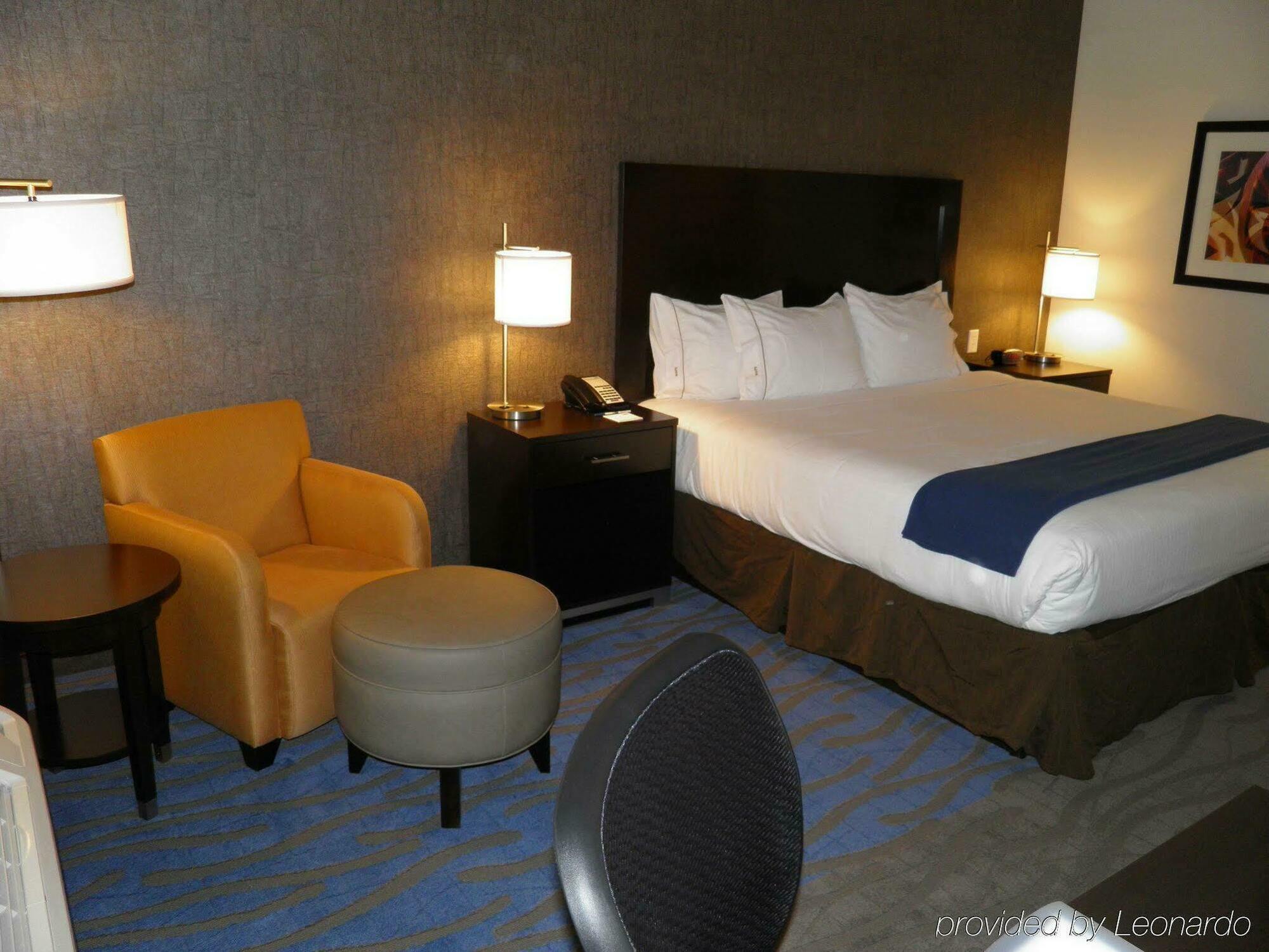 Holiday Inn Express & Suites Overland Park By Ihg Экстерьер фото
