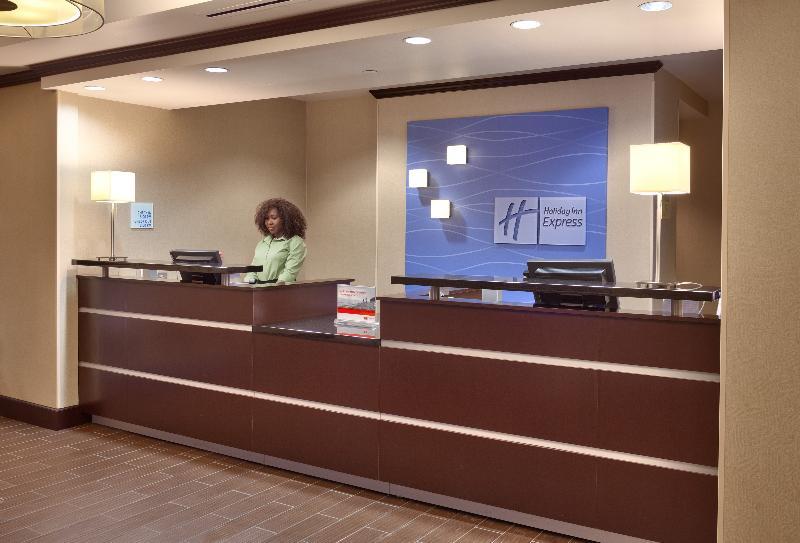 Holiday Inn Express & Suites Overland Park By Ihg Экстерьер фото